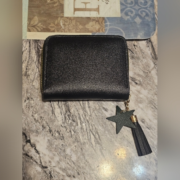 Small Heart Wallet - Picture 2 of 3